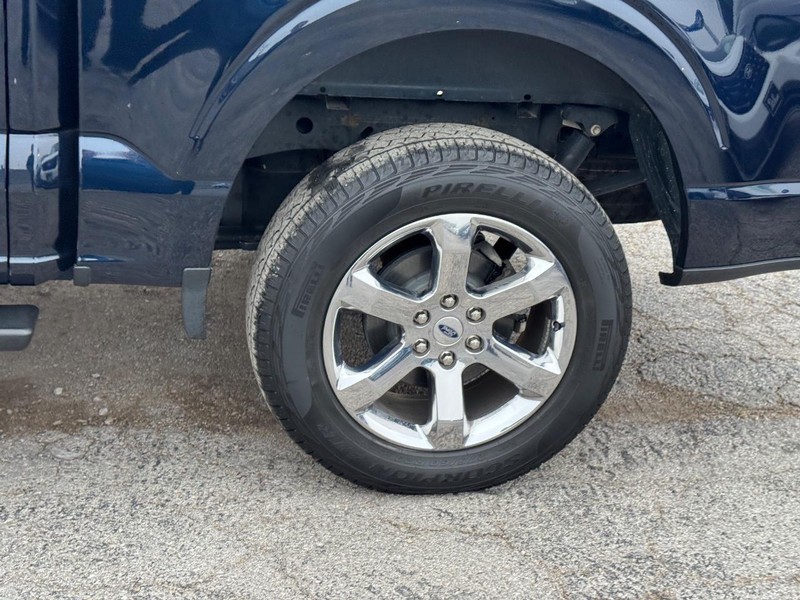 Ford F-150 Vehicle Full-screen Gallery Image 11