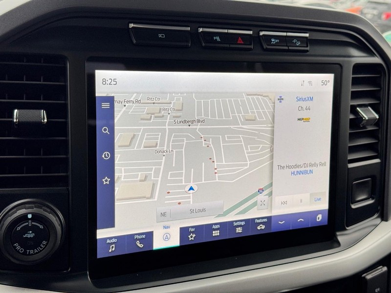 Ford F-150 Vehicle Full-screen Gallery Image 21