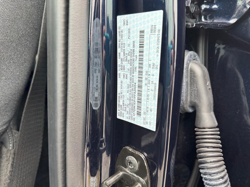 Ford F-150 Vehicle Full-screen Gallery Image 24