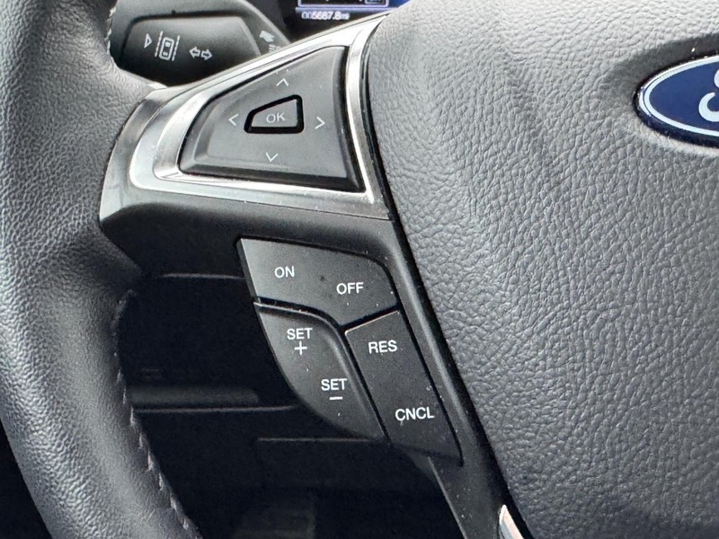 Ford Edge Vehicle Full-screen Gallery Image 20