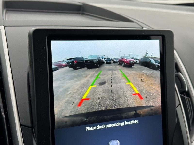 Ford Edge Vehicle Full-screen Gallery Image 23