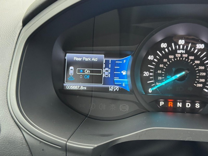 Ford Edge Vehicle Full-screen Gallery Image 24