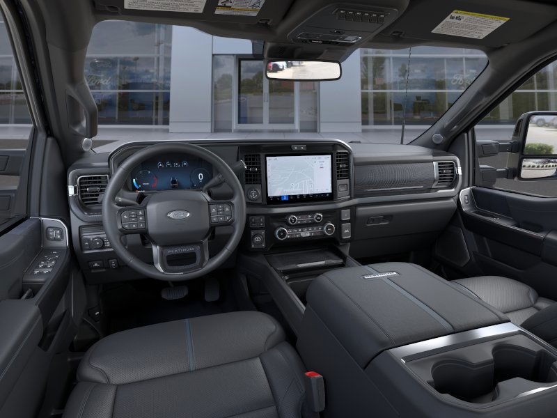 Ford Super Duty F-350 SRW Vehicle Full-screen Gallery Image 11