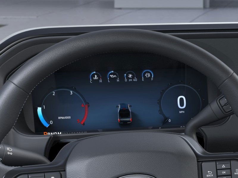 Ford Super Duty F-350 SRW Vehicle Full-screen Gallery Image 15