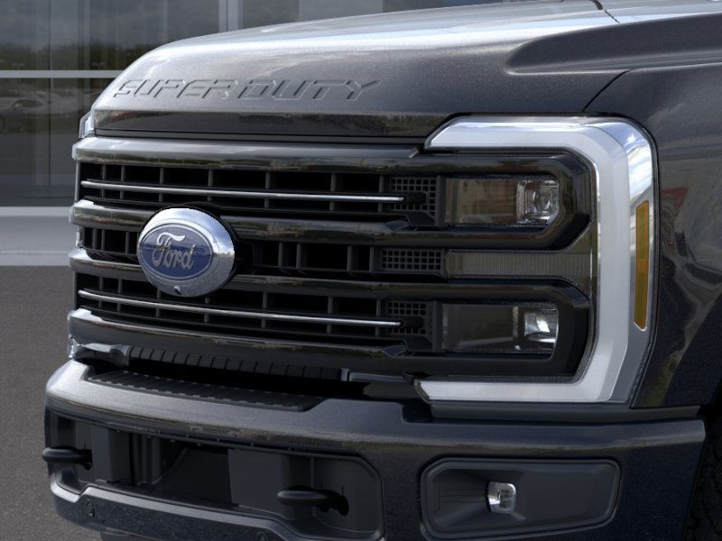Ford Super Duty F-350 SRW Vehicle Full-screen Gallery Image 19