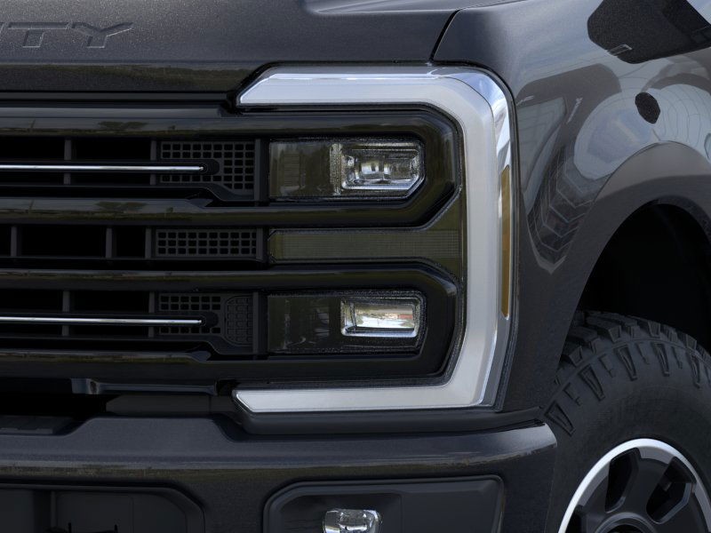 Ford Super Duty F-350 SRW Vehicle Full-screen Gallery Image 20