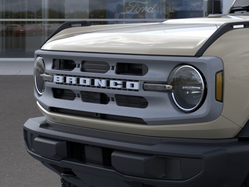 Ford Bronco Vehicle Full-screen Gallery Image 21