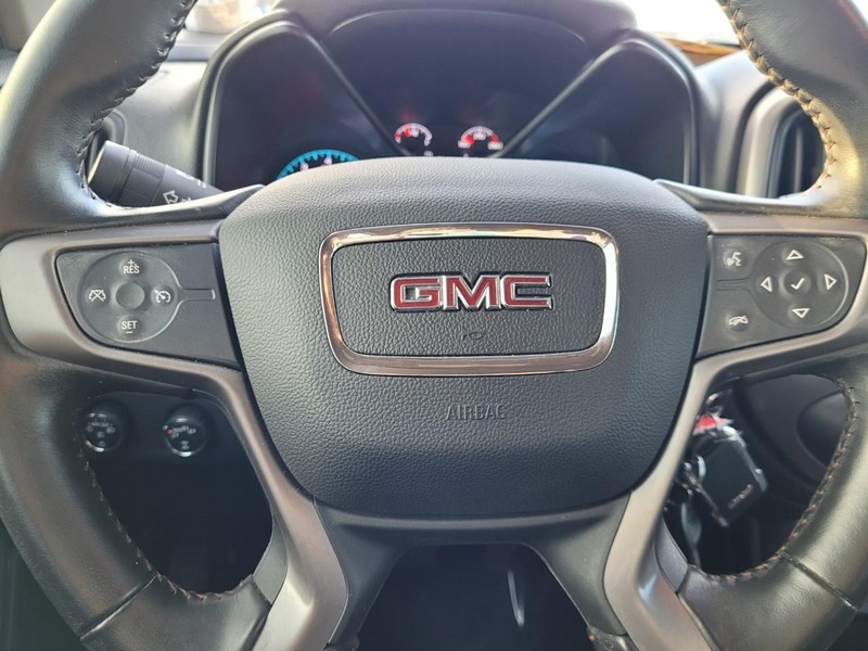 GMC Canyon Vehicle Full-screen Gallery Image 19