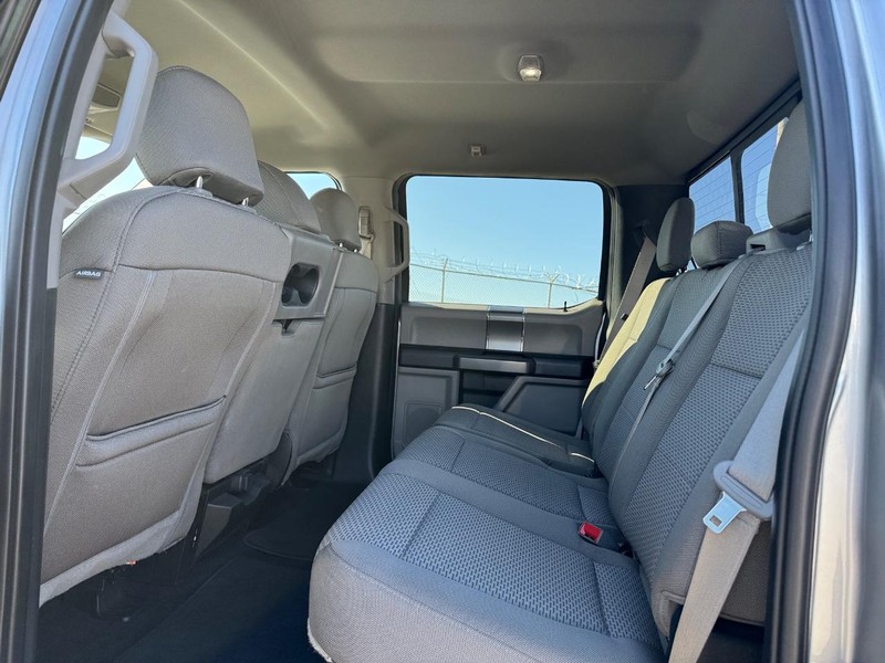 Ford F-150 Vehicle Full-screen Gallery Image 12