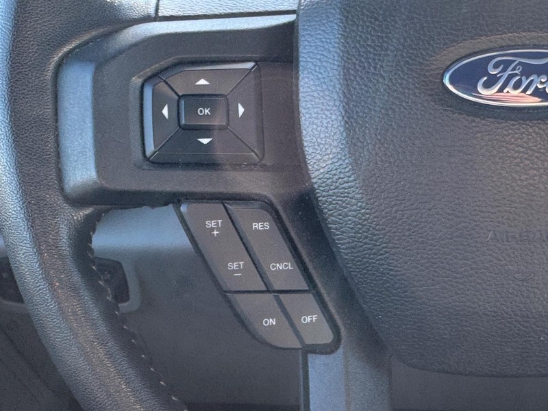 Ford F-150 Vehicle Full-screen Gallery Image 19