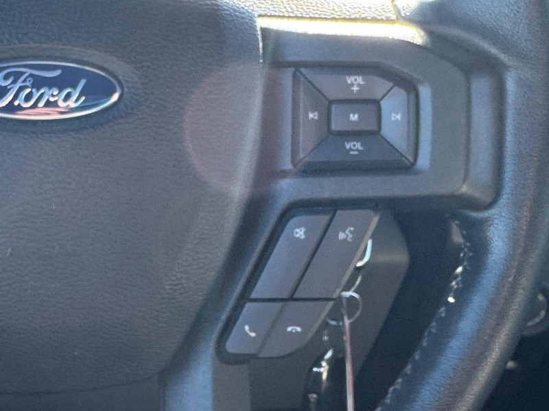 Ford F-150 Vehicle Full-screen Gallery Image 20