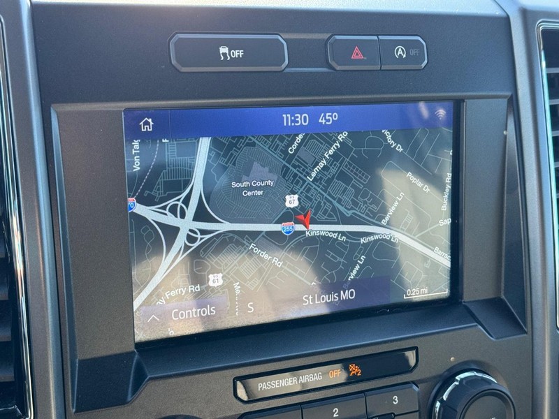 Ford F-150 Vehicle Full-screen Gallery Image 21