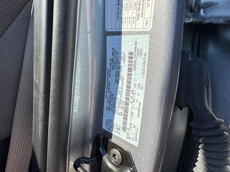 Ford F-150 Vehicle Full-screen Gallery Image 25