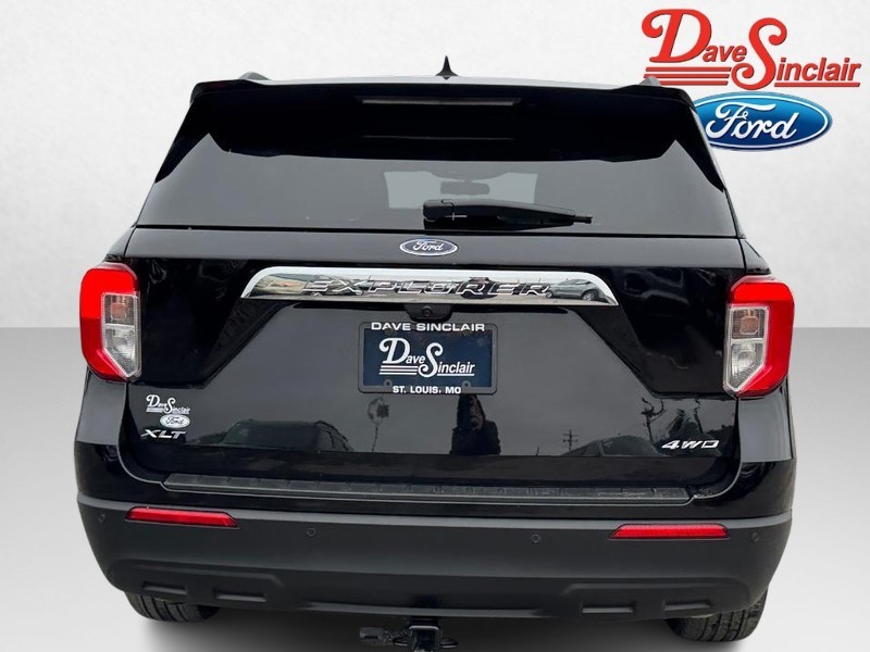 Ford Explorer Vehicle Full-screen Gallery Image 08