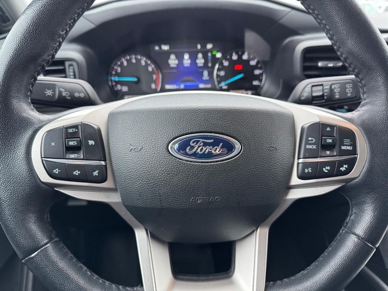 Ford Explorer Vehicle Full-screen Gallery Image 20