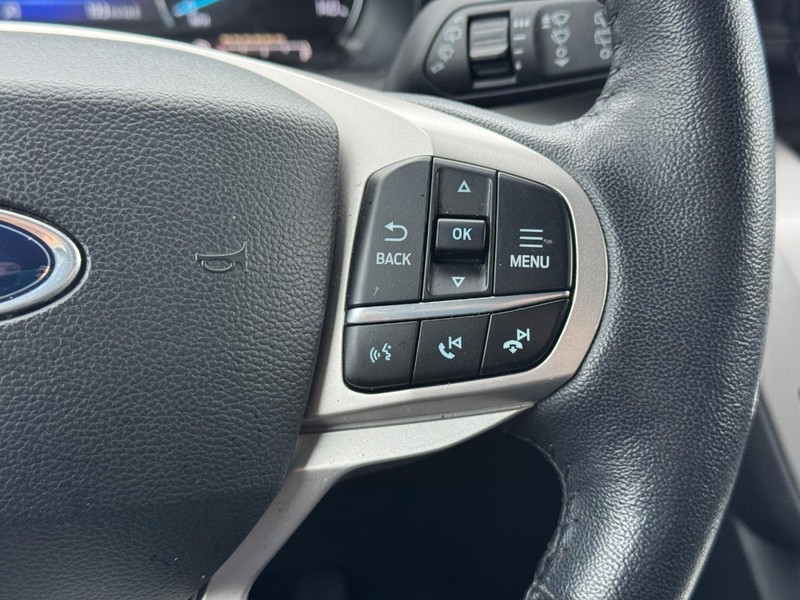 Ford Explorer Vehicle Full-screen Gallery Image 22