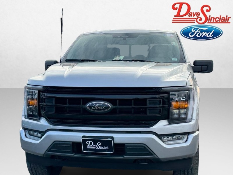 Ford F-150 Vehicle Full-screen Gallery Image 02