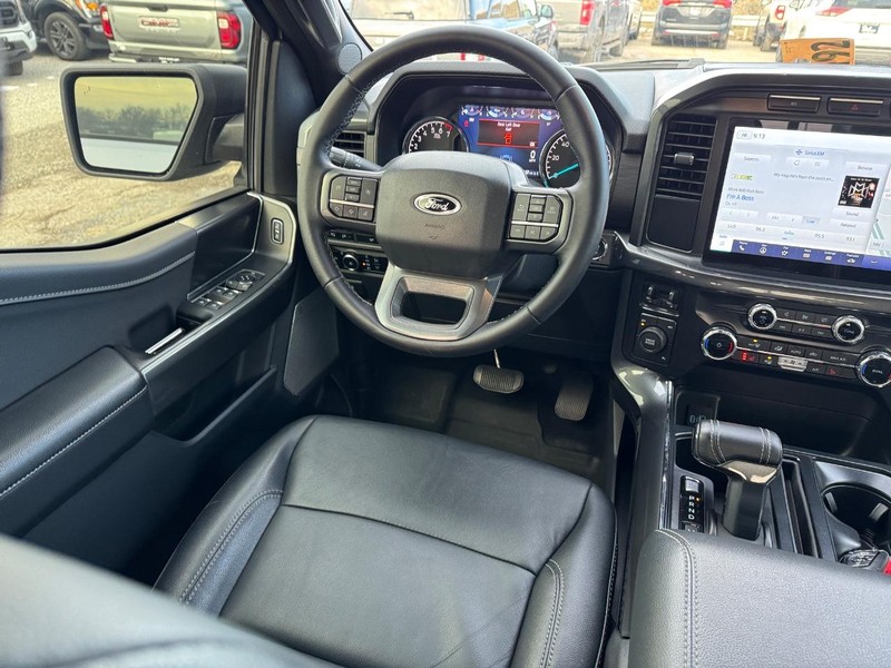 Ford F-150 Vehicle Full-screen Gallery Image 13