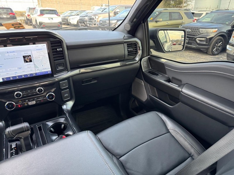 Ford F-150 Vehicle Full-screen Gallery Image 15