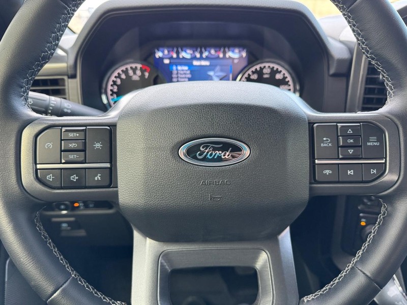 Ford F-150 Vehicle Full-screen Gallery Image 18