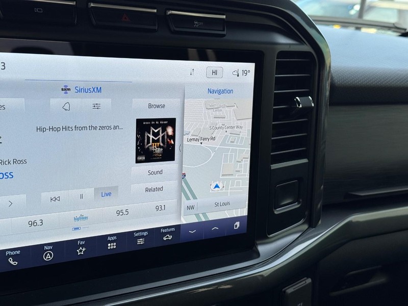 Ford F-150 Vehicle Full-screen Gallery Image 21