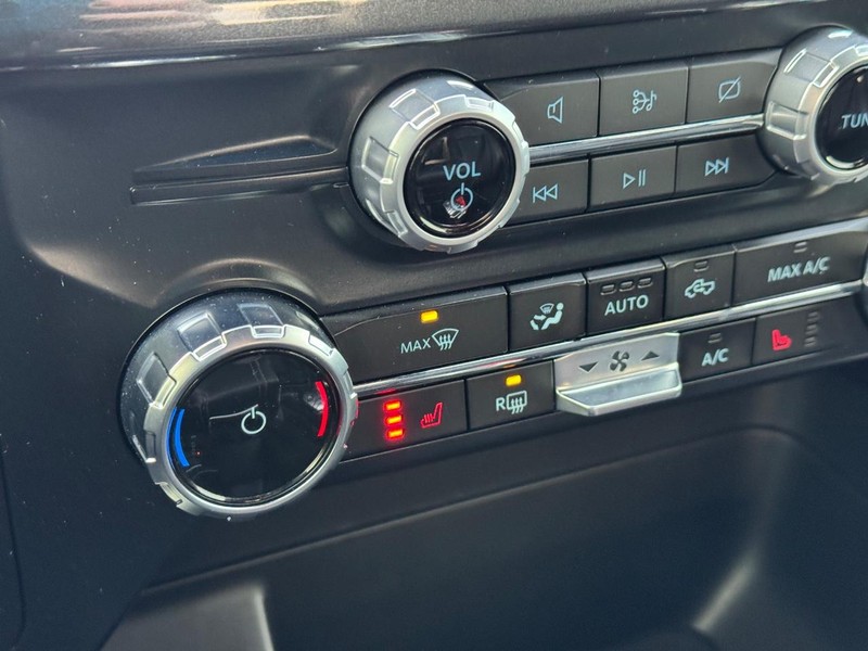 Ford F-150 Vehicle Full-screen Gallery Image 22