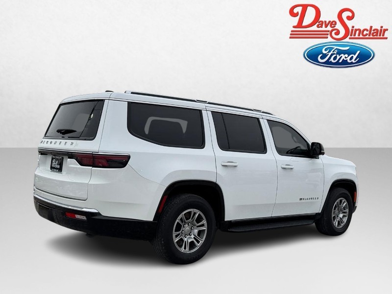 Jeep Wagoneer Vehicle Image 07