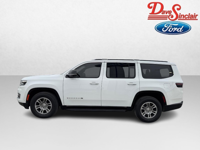 Jeep Wagoneer Vehicle Image 10