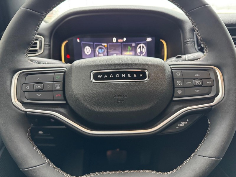 Jeep Wagoneer Vehicle Image 21