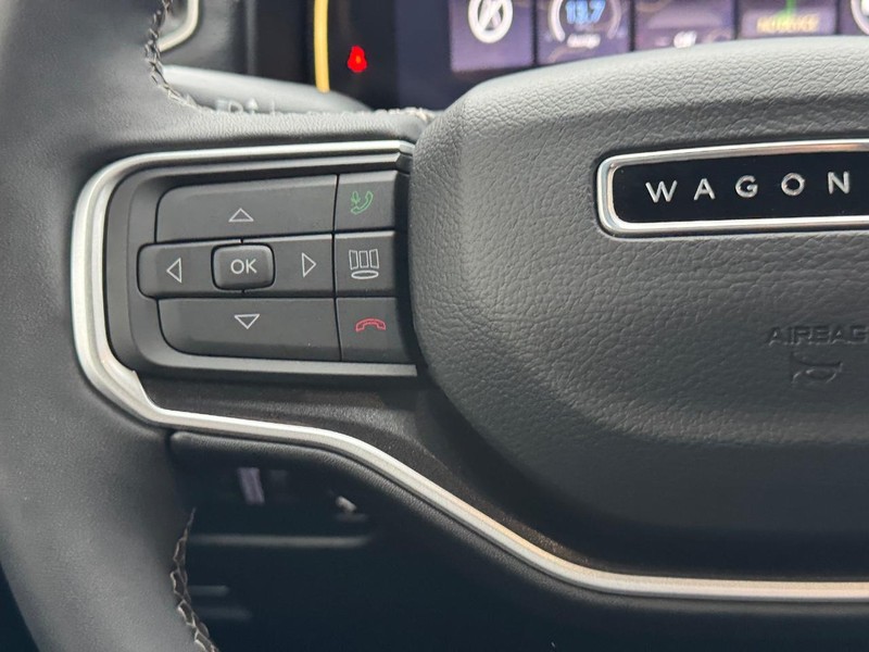 Jeep Wagoneer Vehicle Image 22