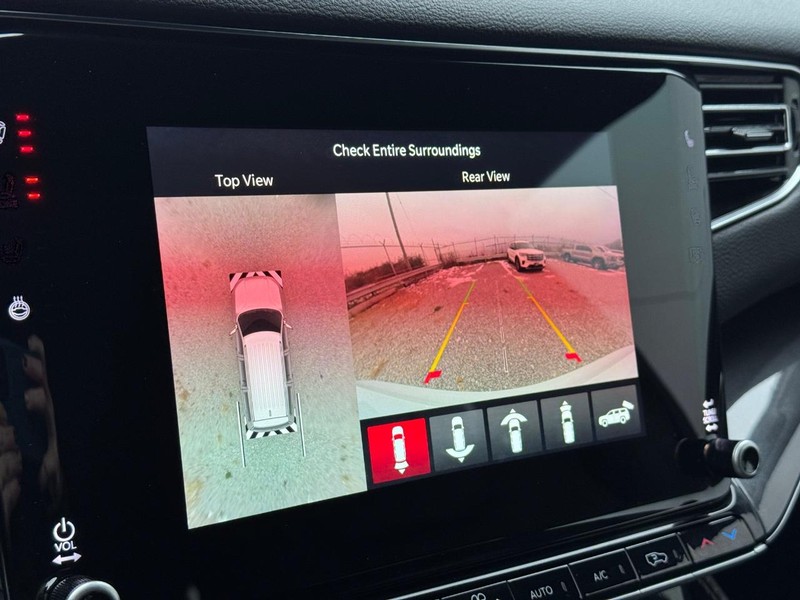 Jeep Wagoneer Vehicle Image 26