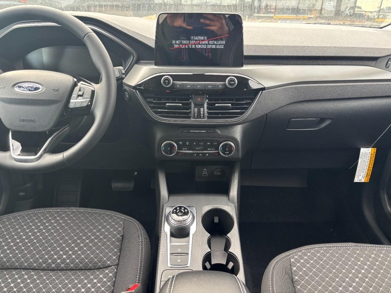 Ford Escape Vehicle Image 15