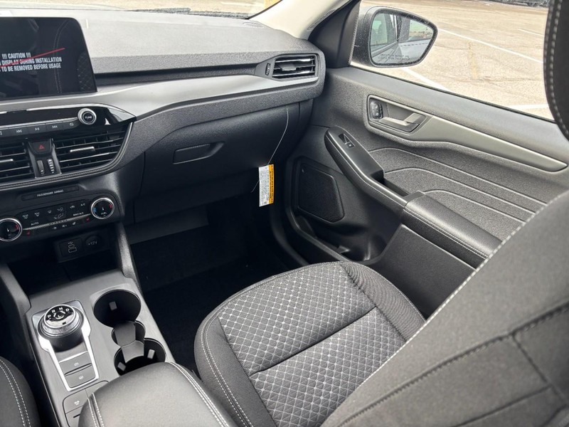 Ford Escape Vehicle Image 16