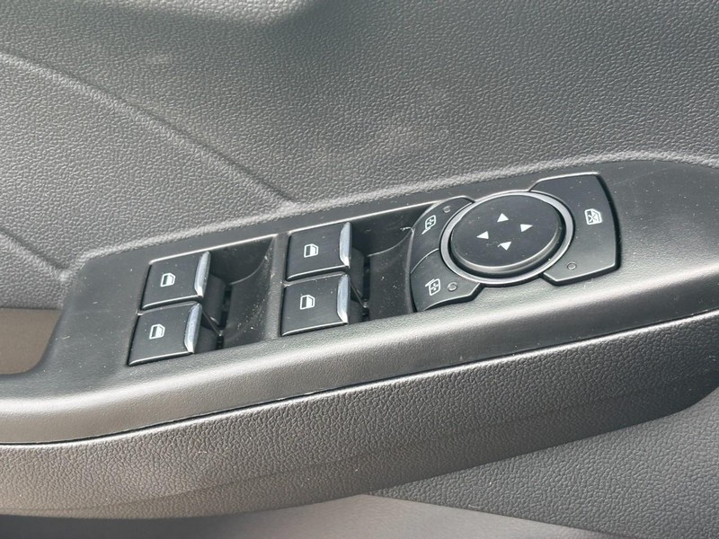 Ford Escape Vehicle Image 17