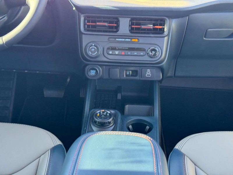 Ford Maverick Vehicle Full-screen Gallery Image 17