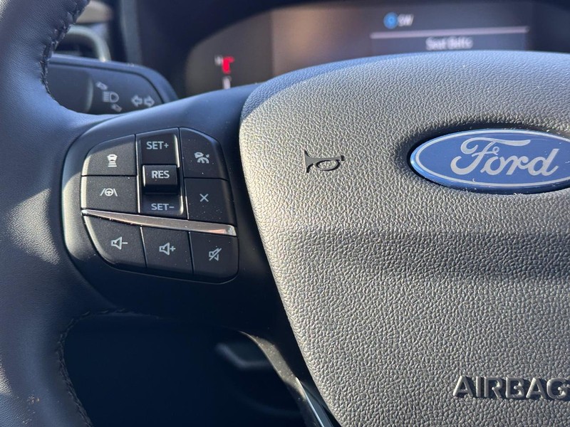 Ford Maverick Vehicle Full-screen Gallery Image 21