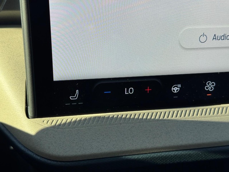 Ford Maverick Vehicle Full-screen Gallery Image 24