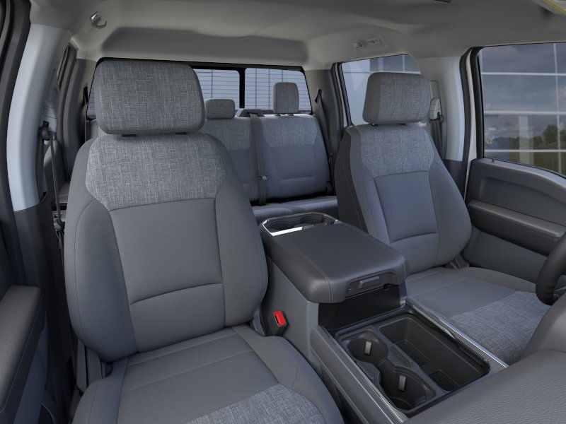 Ford Super Duty F-250 SRW Vehicle Image 12