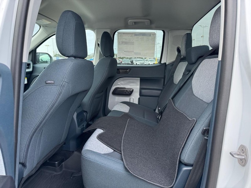 Ford Maverick Vehicle Image 12