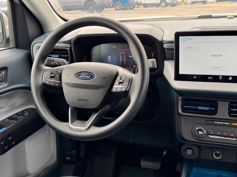 Ford Maverick Vehicle Image 15