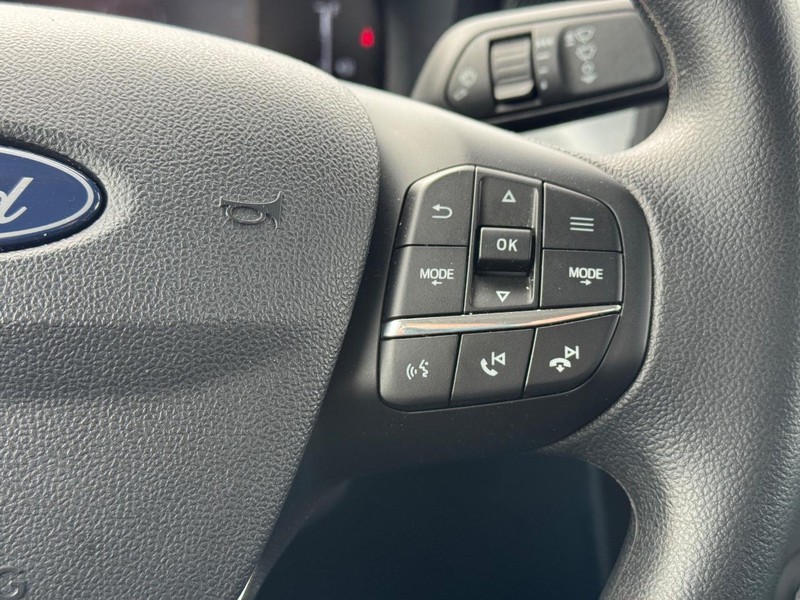 Ford Maverick Vehicle Image 22