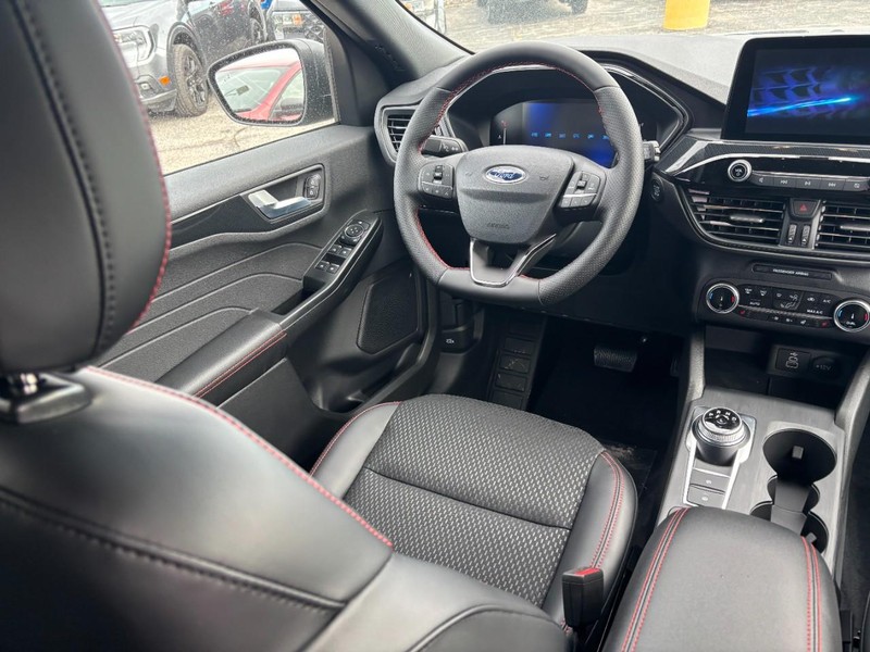 Ford Escape Vehicle Image 14