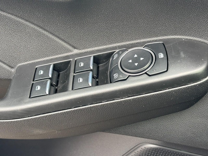 Ford Escape Vehicle Image 17