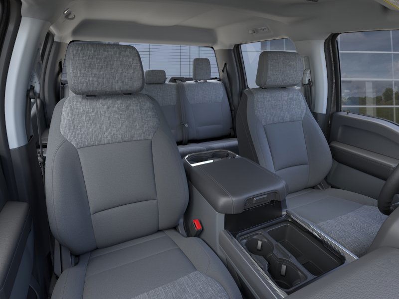 Ford Super Duty F-250 SRW Vehicle Image 12