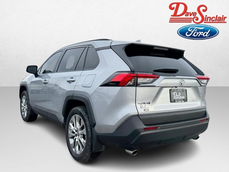 Toyota RAV4 Vehicle Image 09