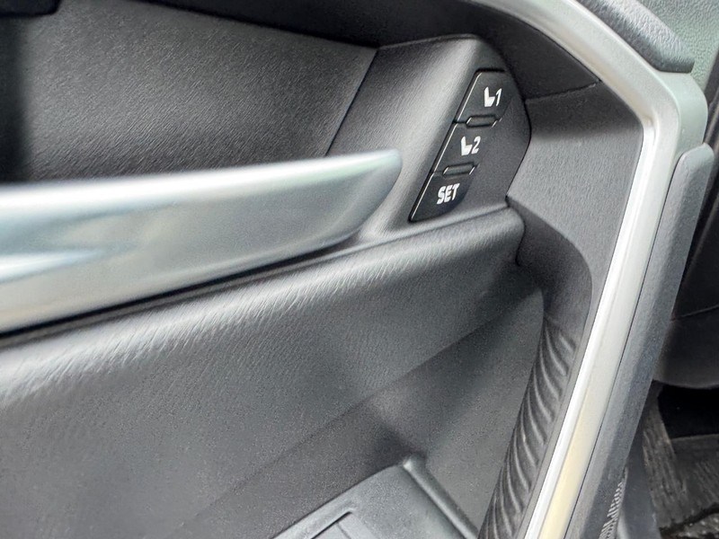 Toyota RAV4 Vehicle Image 20