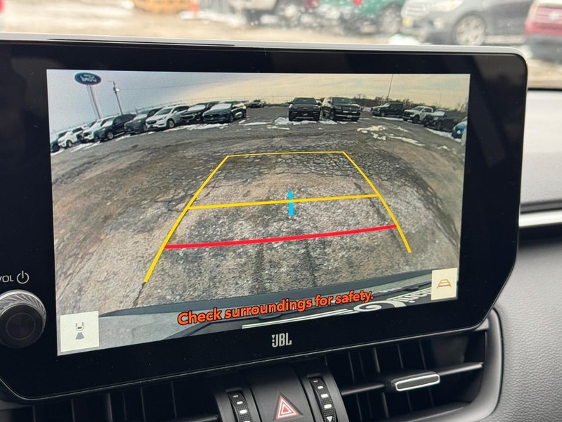 Toyota RAV4 Vehicle Image 25