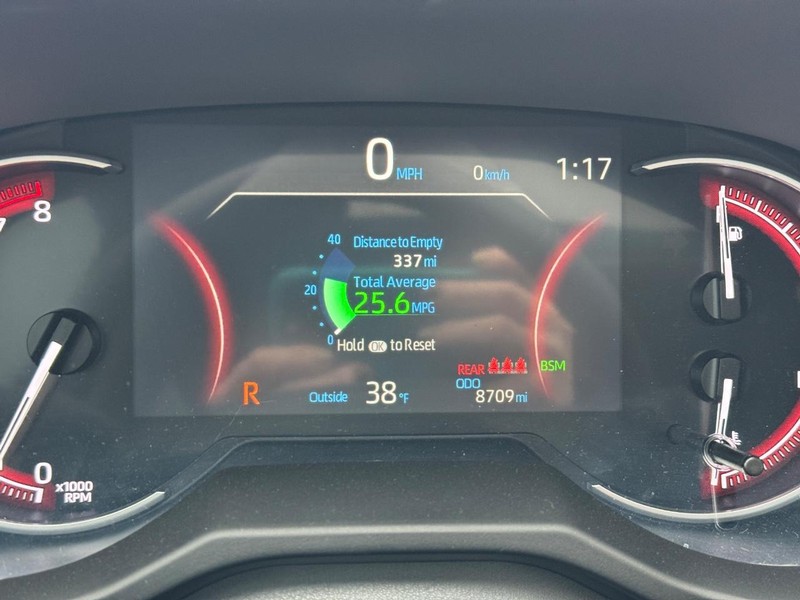 Toyota RAV4 Vehicle Image 26