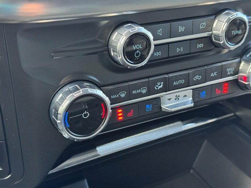 Ford F-150 Vehicle Full-screen Gallery Image 22