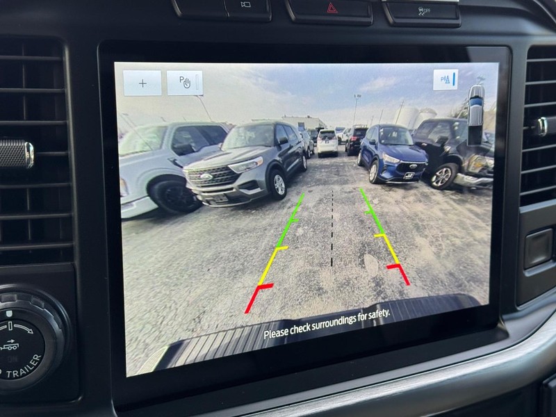 Ford F-150 Vehicle Full-screen Gallery Image 23